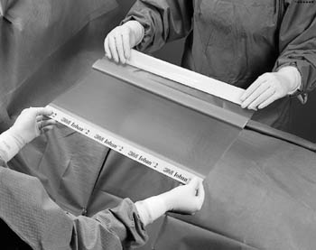 3M Ioban 2 Antimicrobial Incise Drape 60cmX45cm Incise 23X17 Inches 6650EZ 10/bx