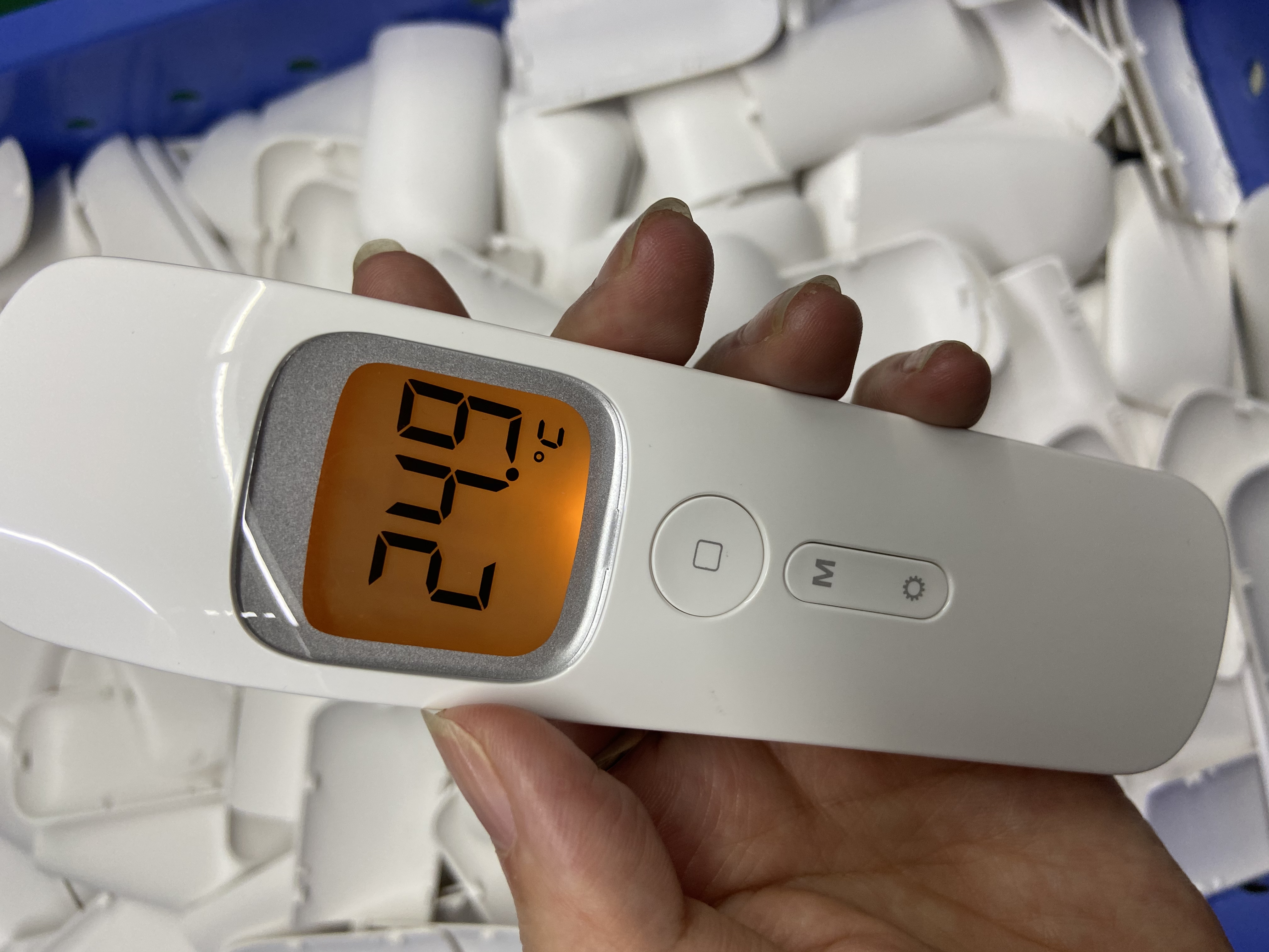 Compact Hand Held Non Contact Forhead Infrared Thermometer GLFT-9
