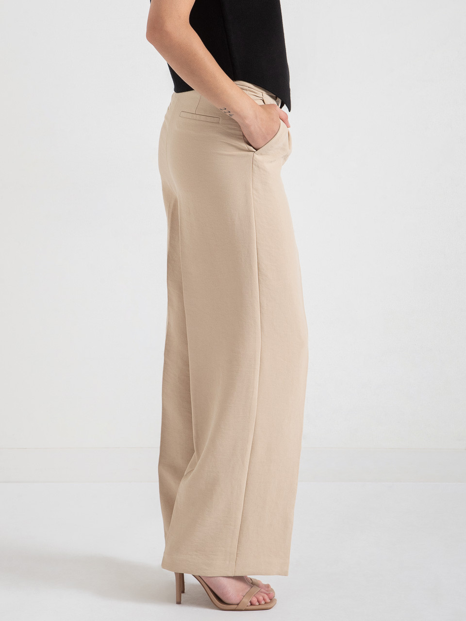 Maxwell Pleated Wide Leg Pant | Ricki's