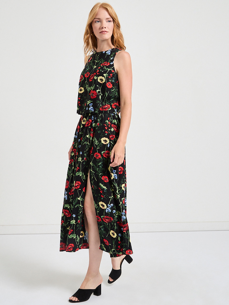 Fitted Sleeveless Linen Top