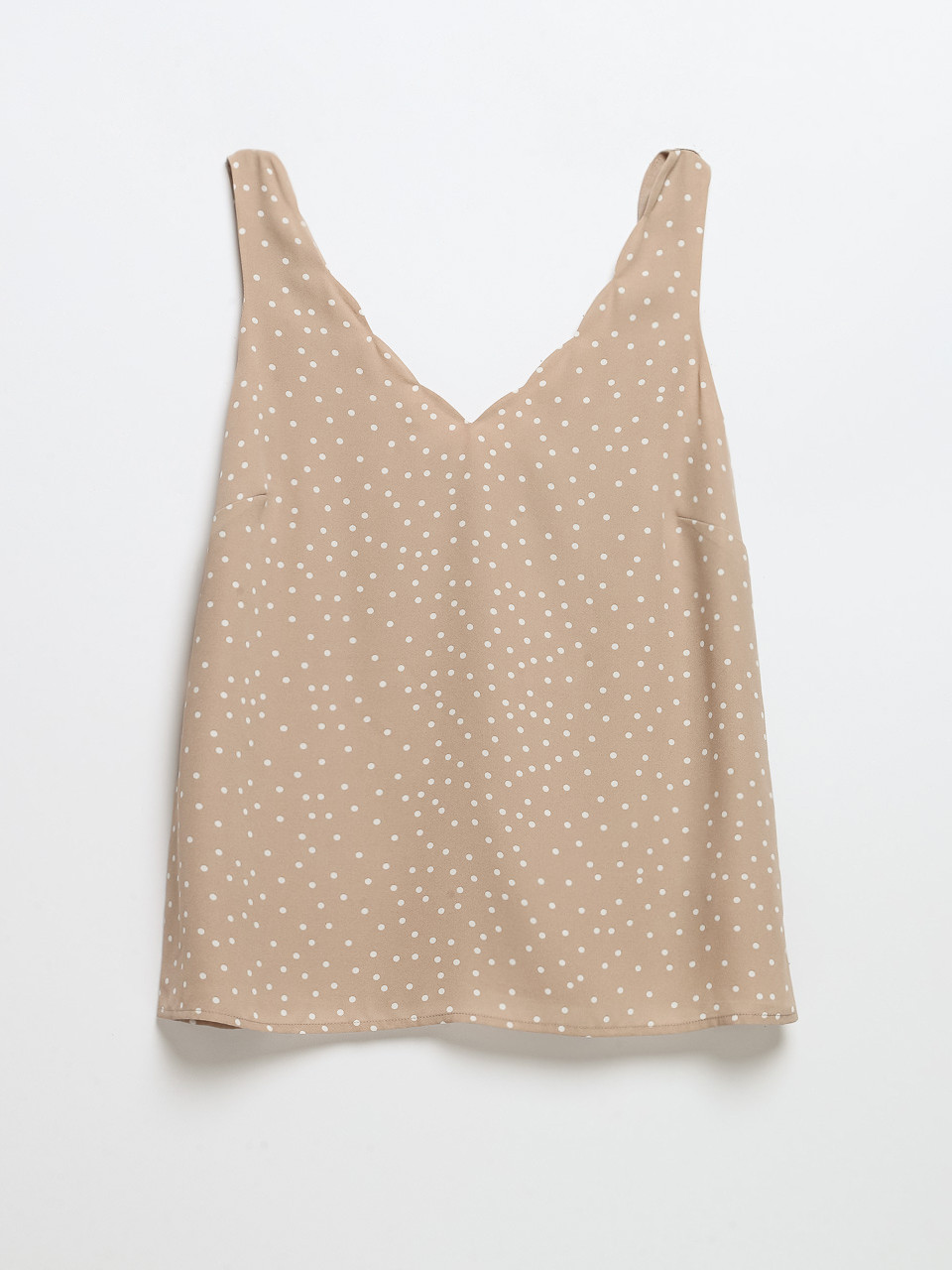 Sleeveless V-Neck Scallop Tank Blouse