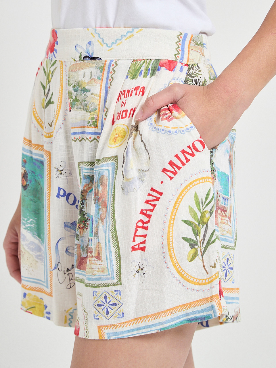 Viscose Linen Pull-On Shorts Postcard Print