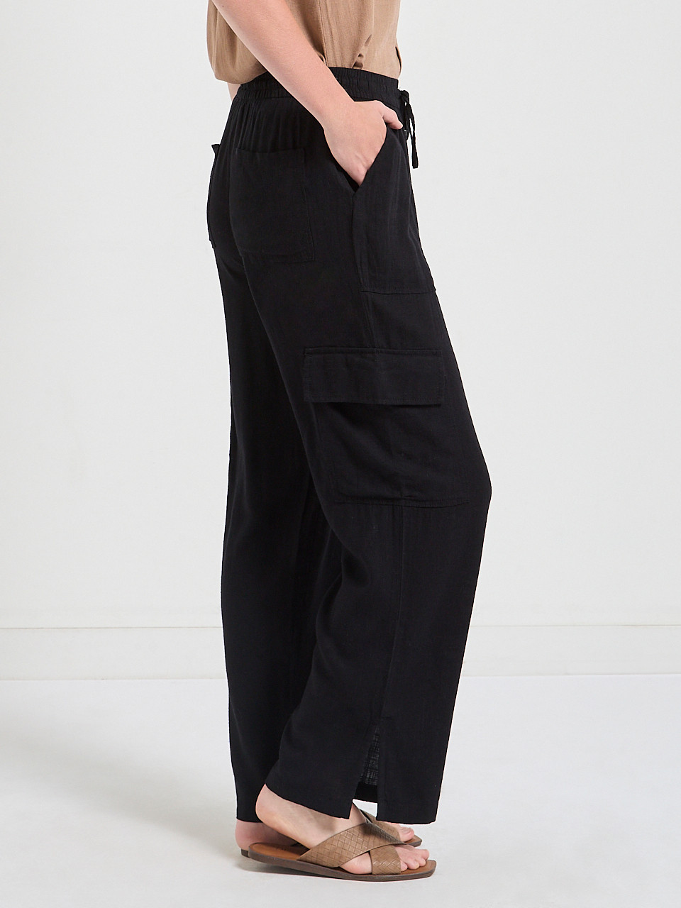 Linen Cargo Pants in Black