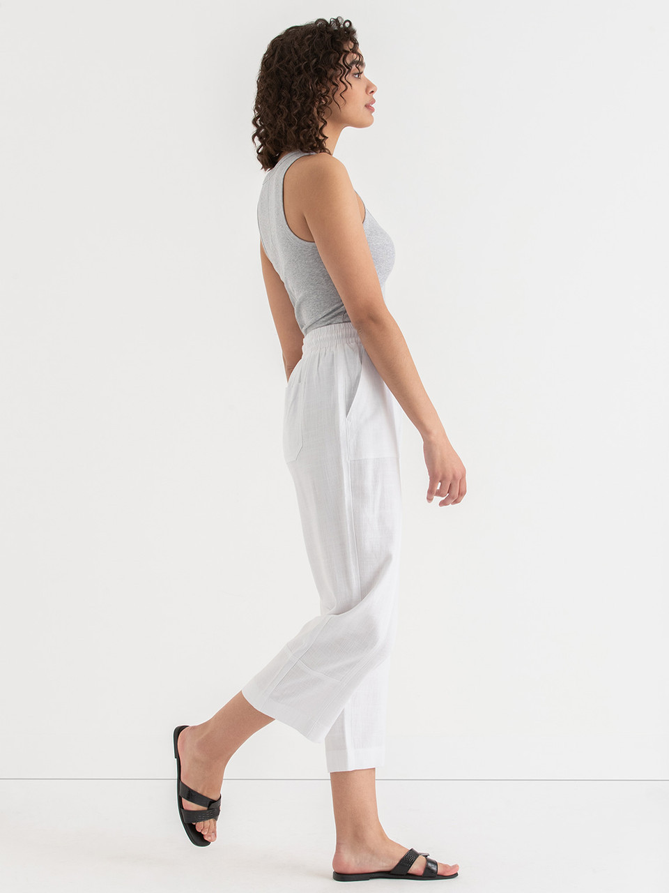 Viscose Linen Pull-On Cropped Pant in Black