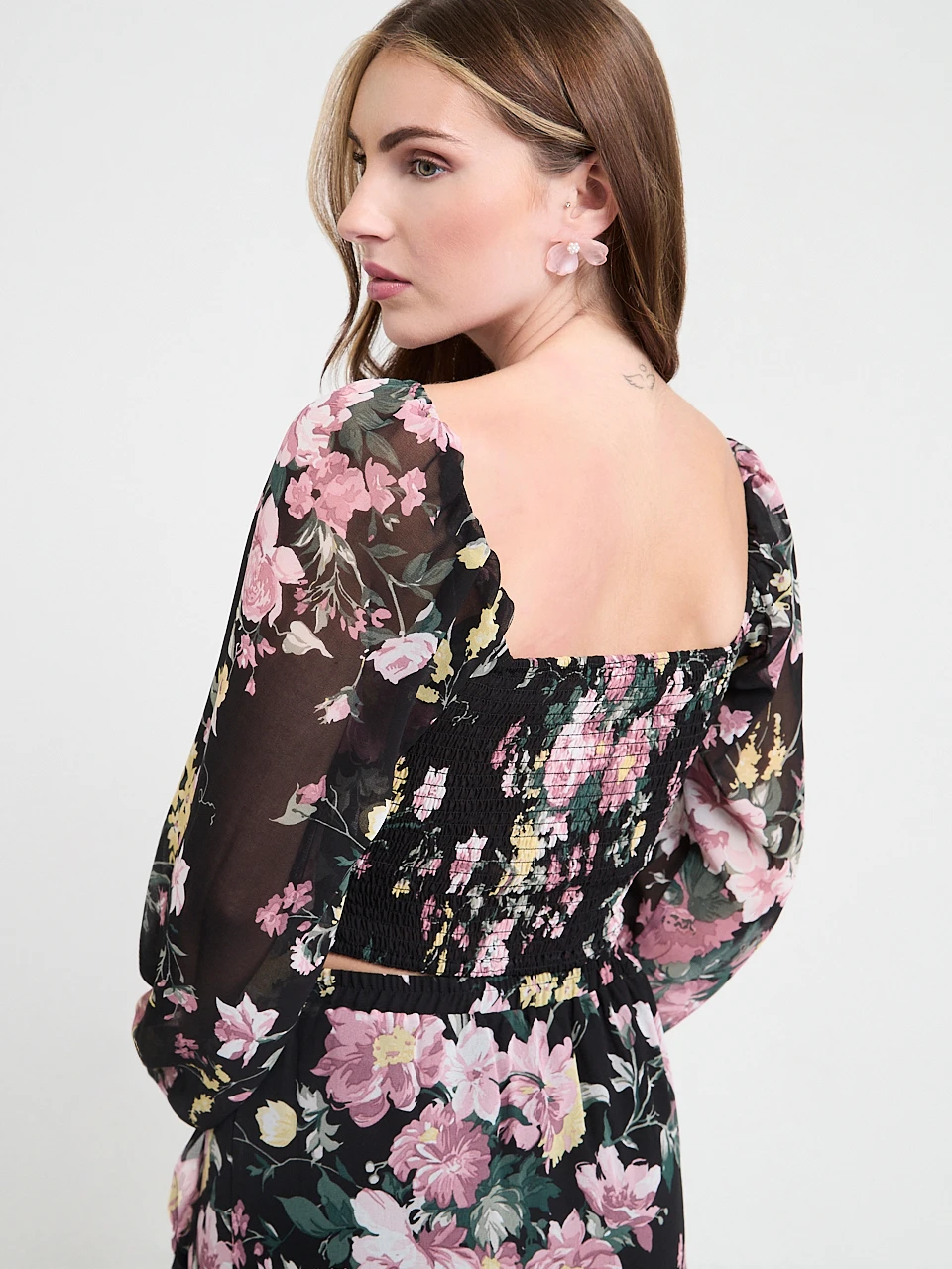 Channel Front Cropped Sweetheart Blouse in Black Grand Floral Print