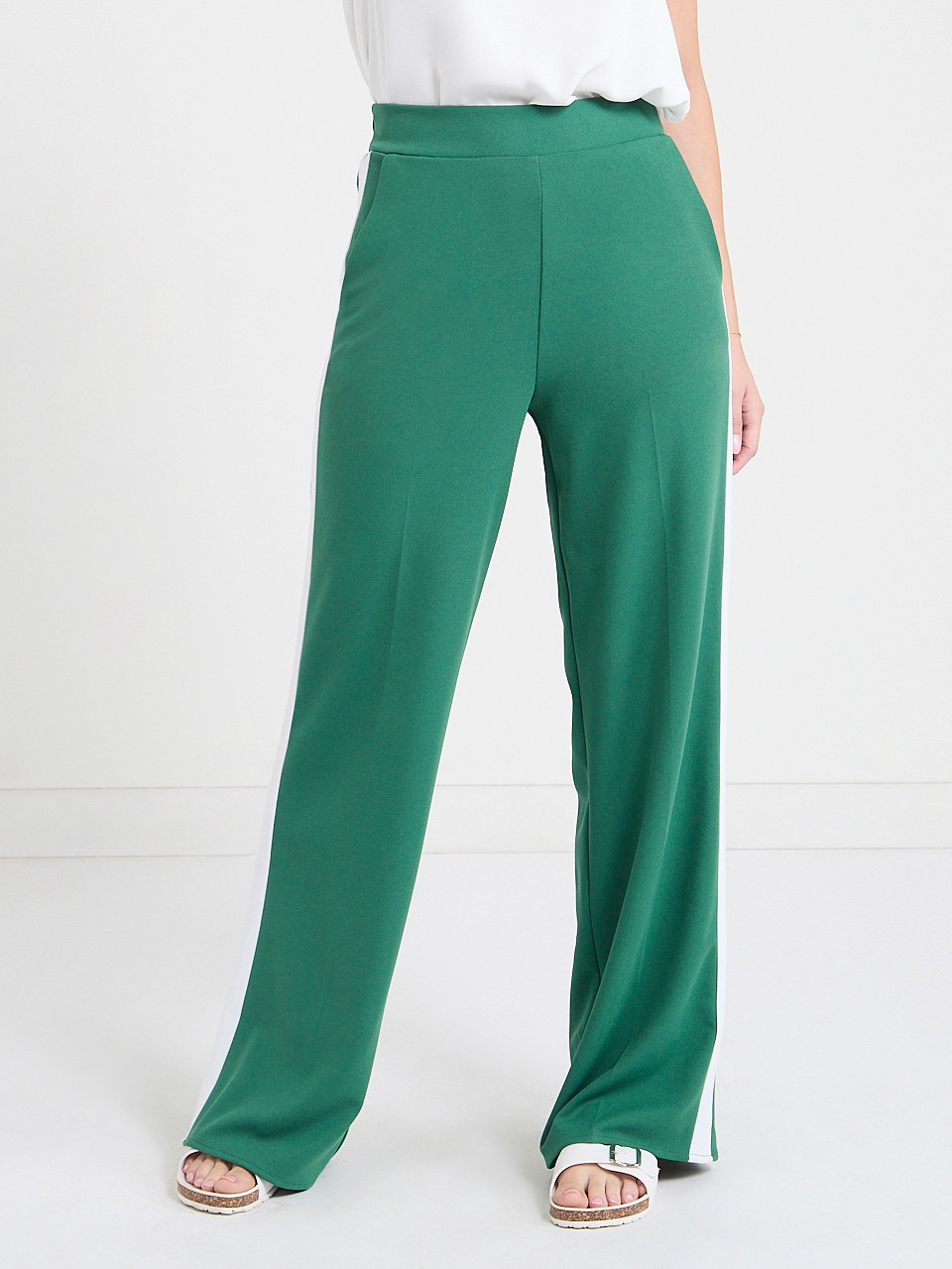 Relaxed Wide Leg Pant with Stripe