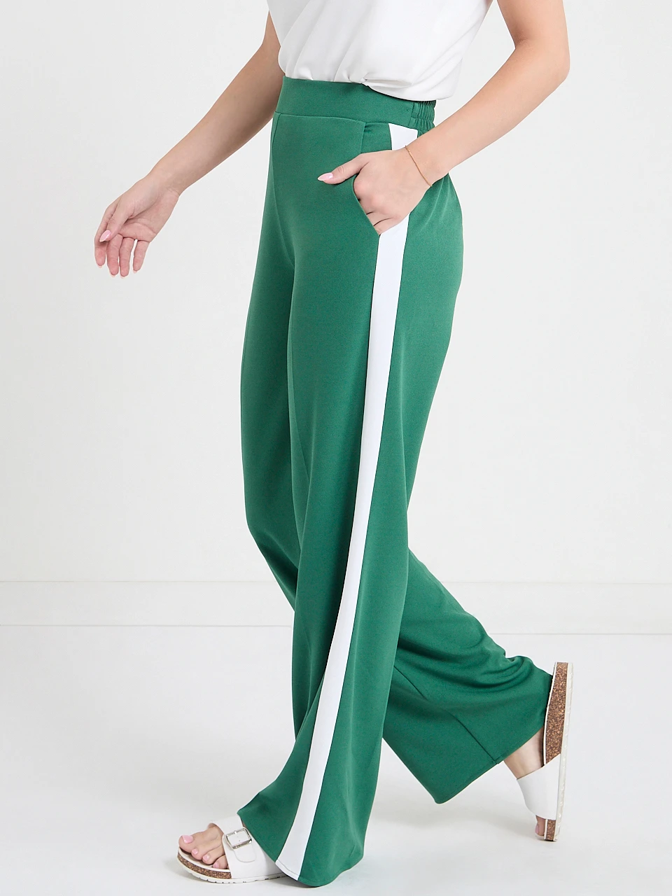 Relaxed Wide Leg Pant with Stripe