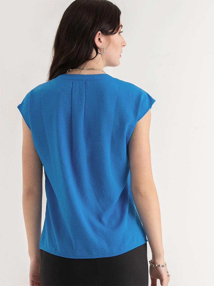 Linny Extend Sleeve Henley in Blue