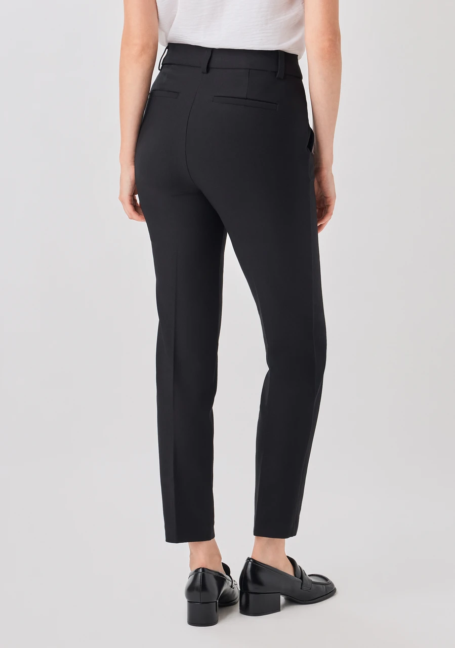 Parker Slim Ankle Pant in Luxe Ponte in Black