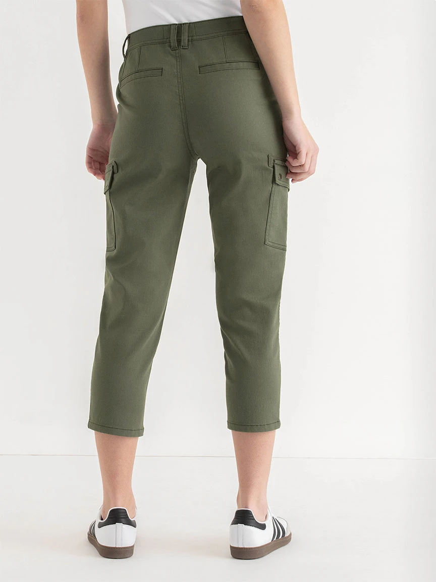 Utility Capri Pant in Beetle