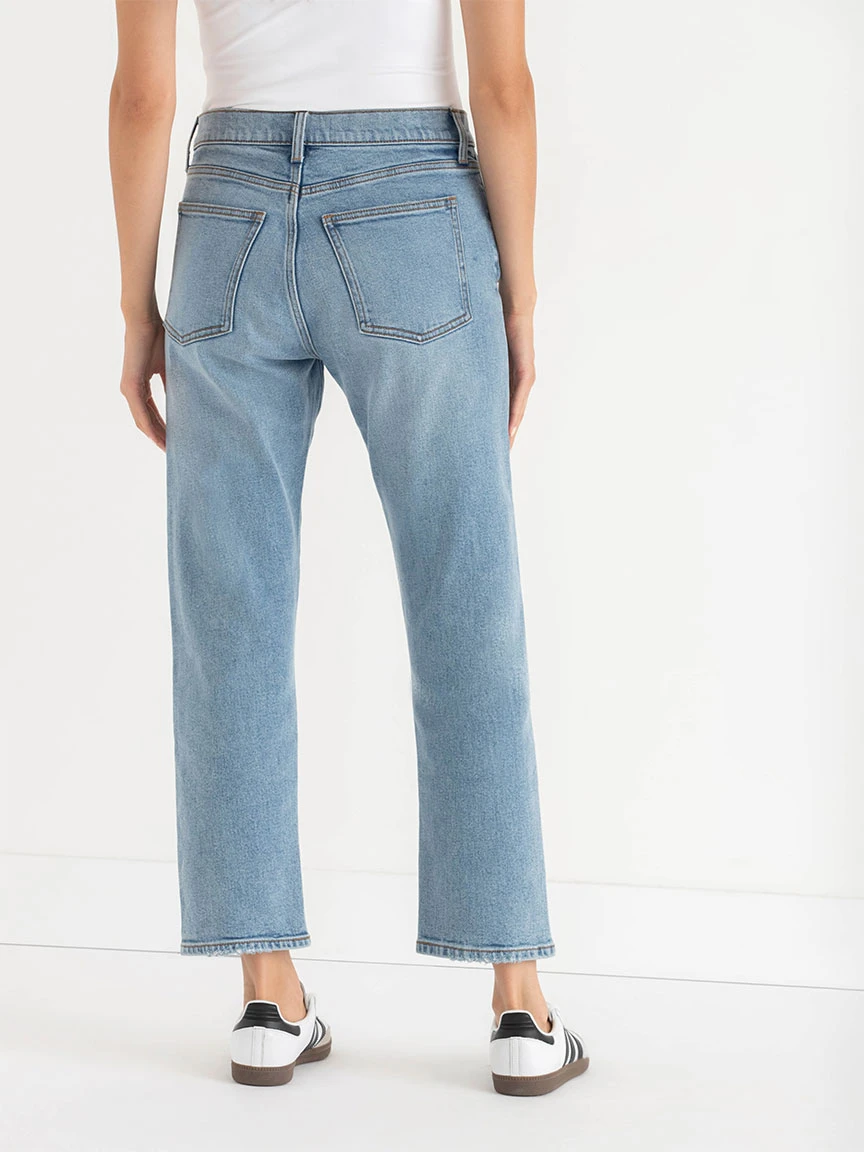 Sloane Straight Ankle Jeans in Light Wash