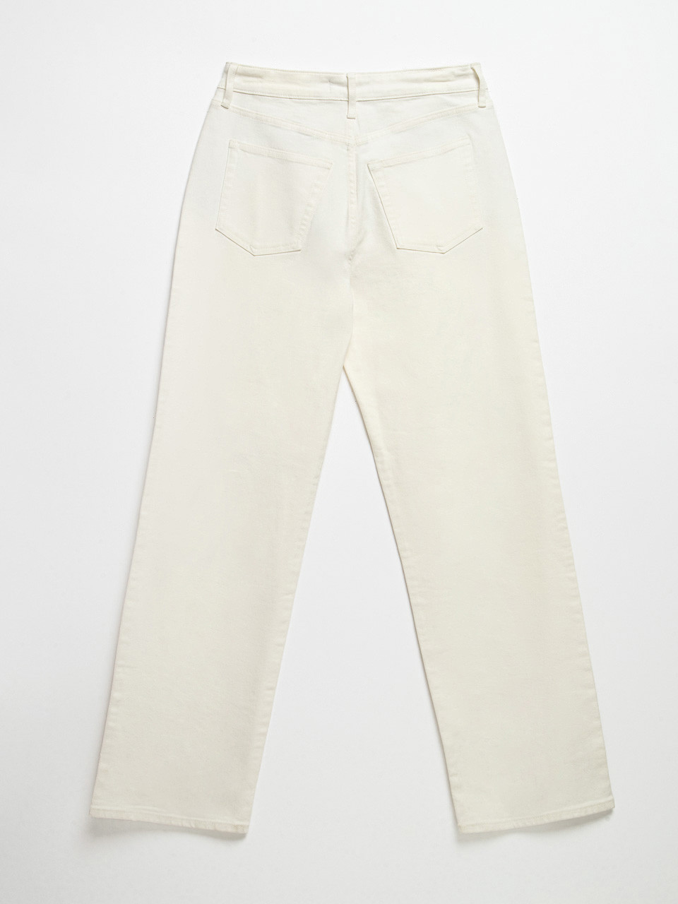 Lucy's 90s Straight Crop Jean in Sugar Swizzle