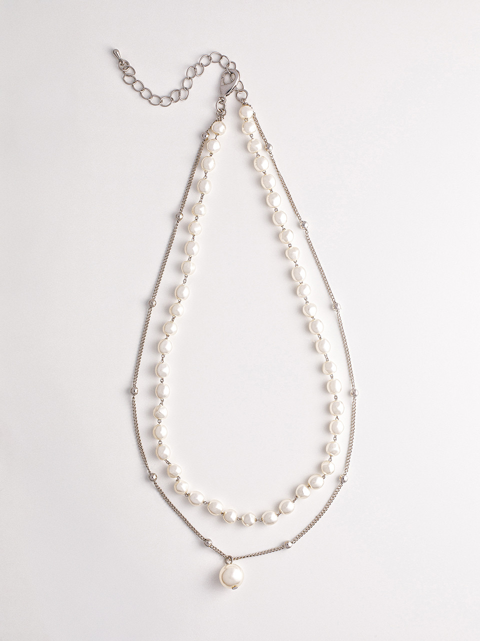 Short Delicate Layered Pearl Necklace