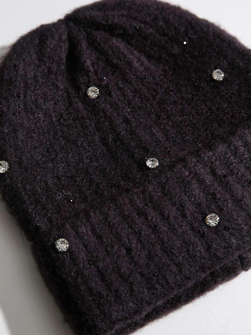 Ribbed Hat with Jewels