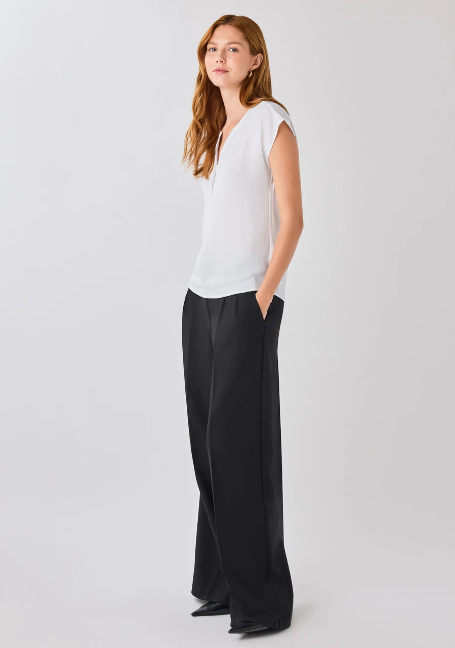 Linny Extend-Sleeve Henley in Blanc de Blanc