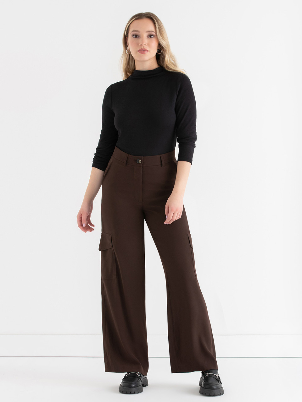 Cargo Wide Leg Crepe Pant in Coffee Bean