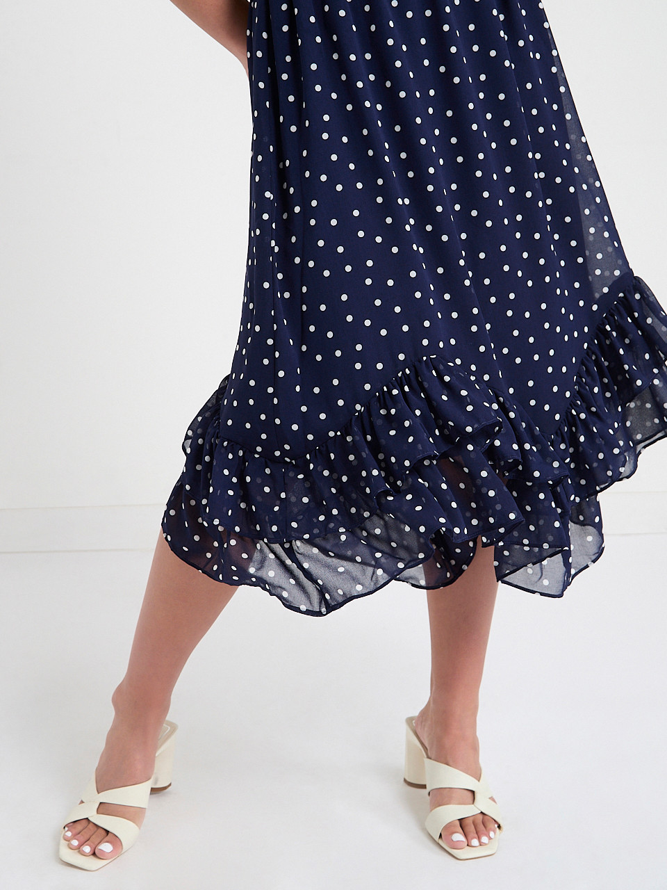 Chiffon Handkerchief Hem Ruffle Dress in Wht Grnd Floral Prnt
