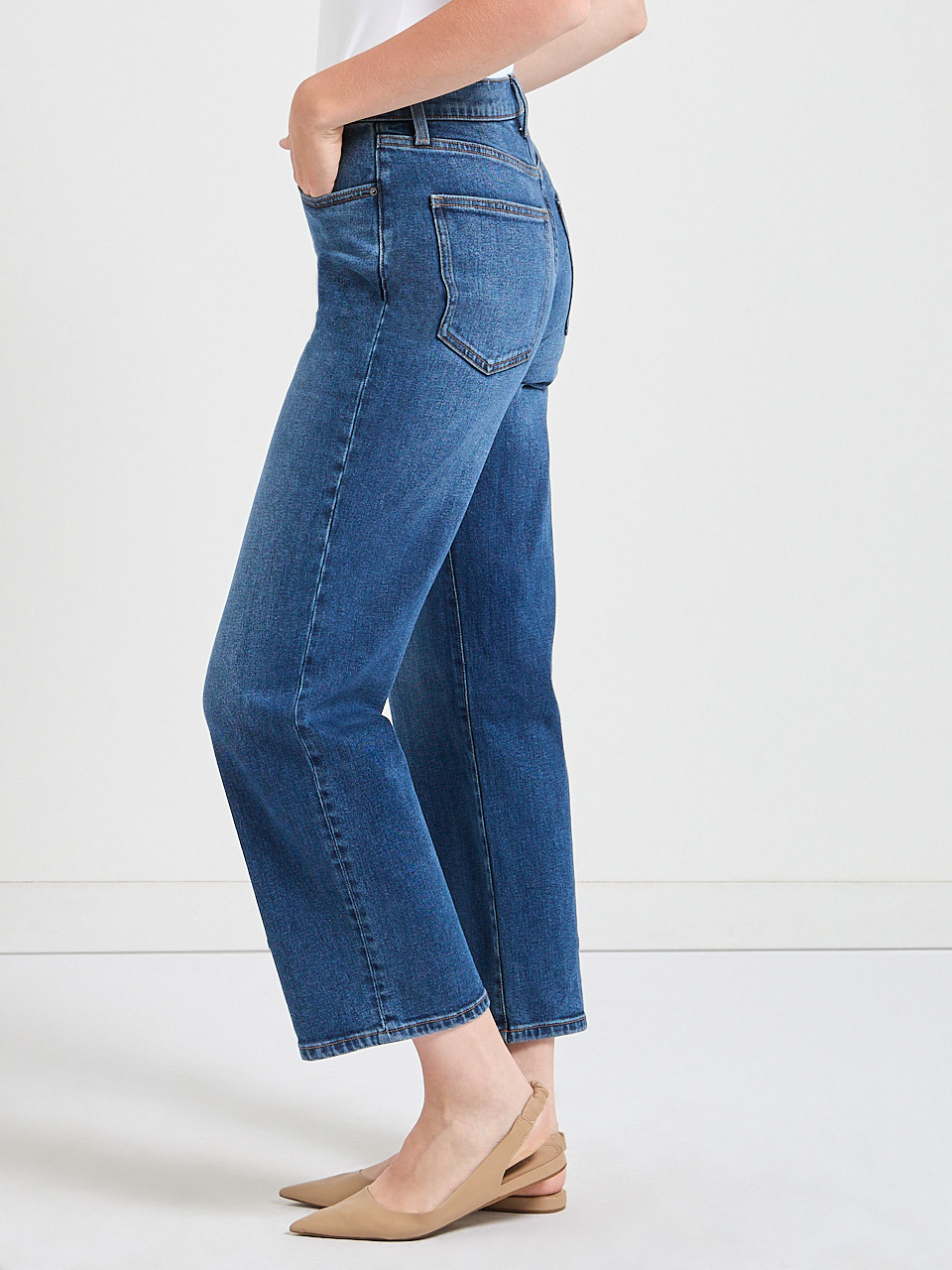 Lucy's 90s Straight Crop Jean Mid Wash