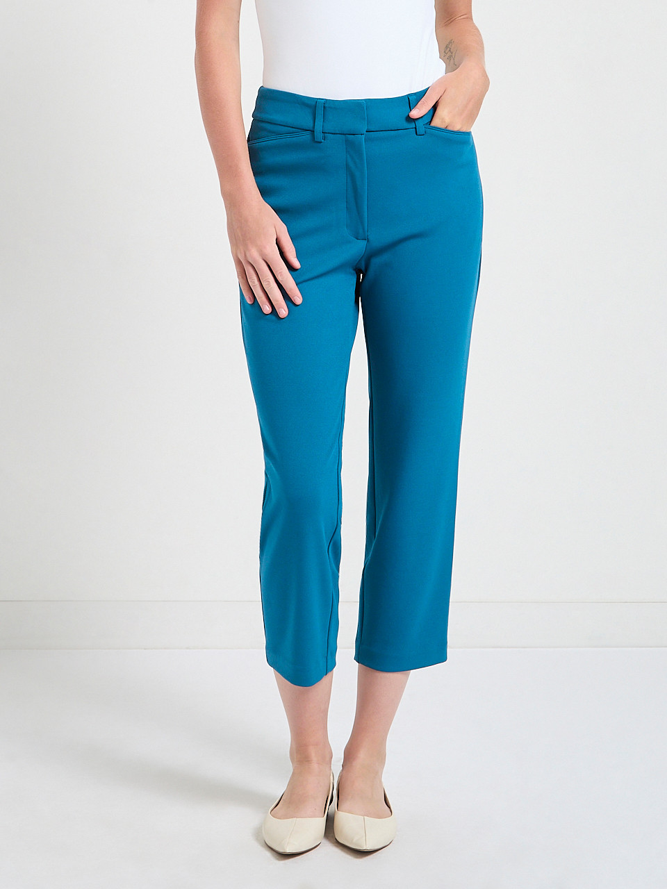 Spencer Straight Cropped Pant in  Lyon's Blue