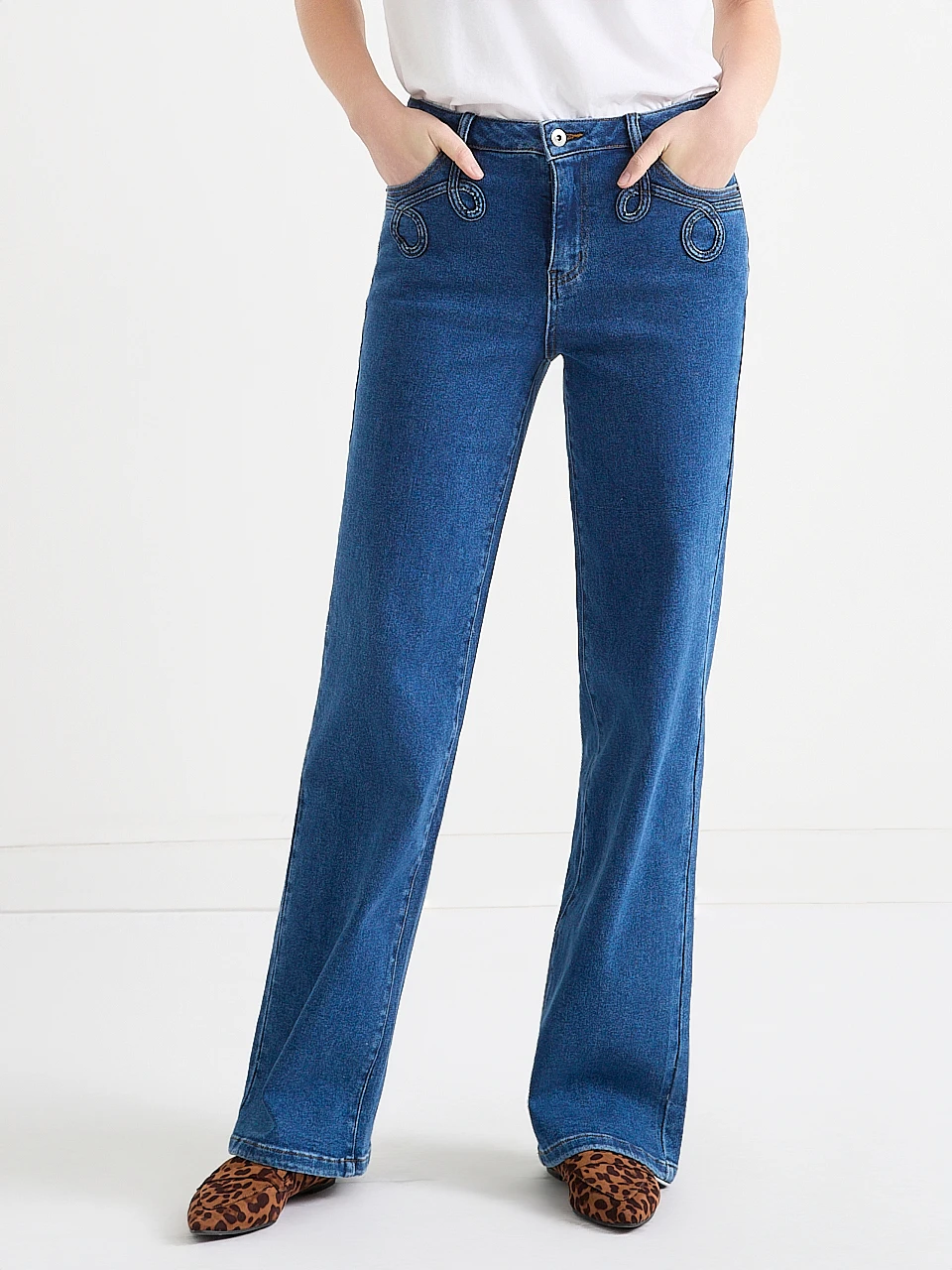 Loose Straight Jeans with Applique