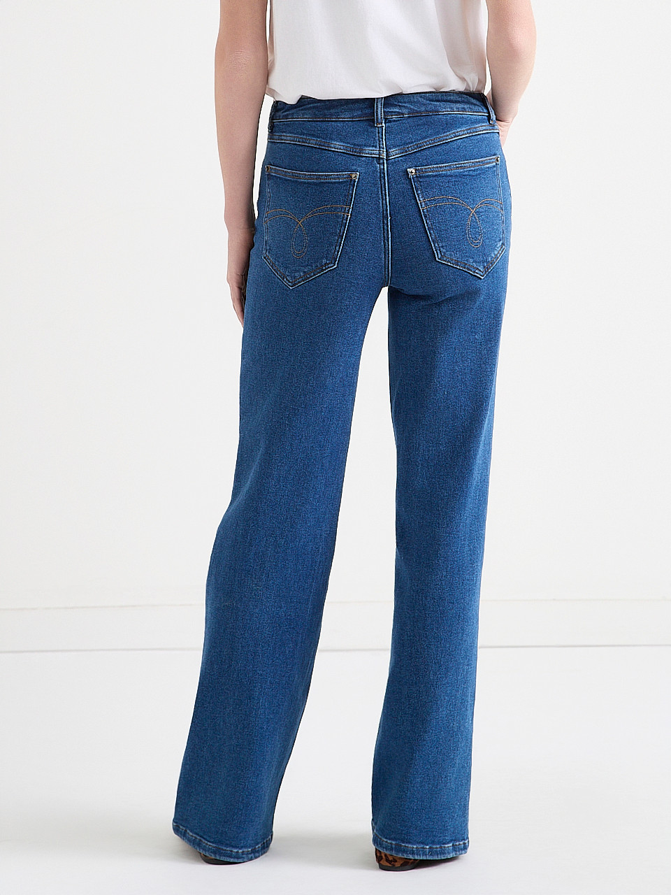 Loose Straight Jeans with Applique