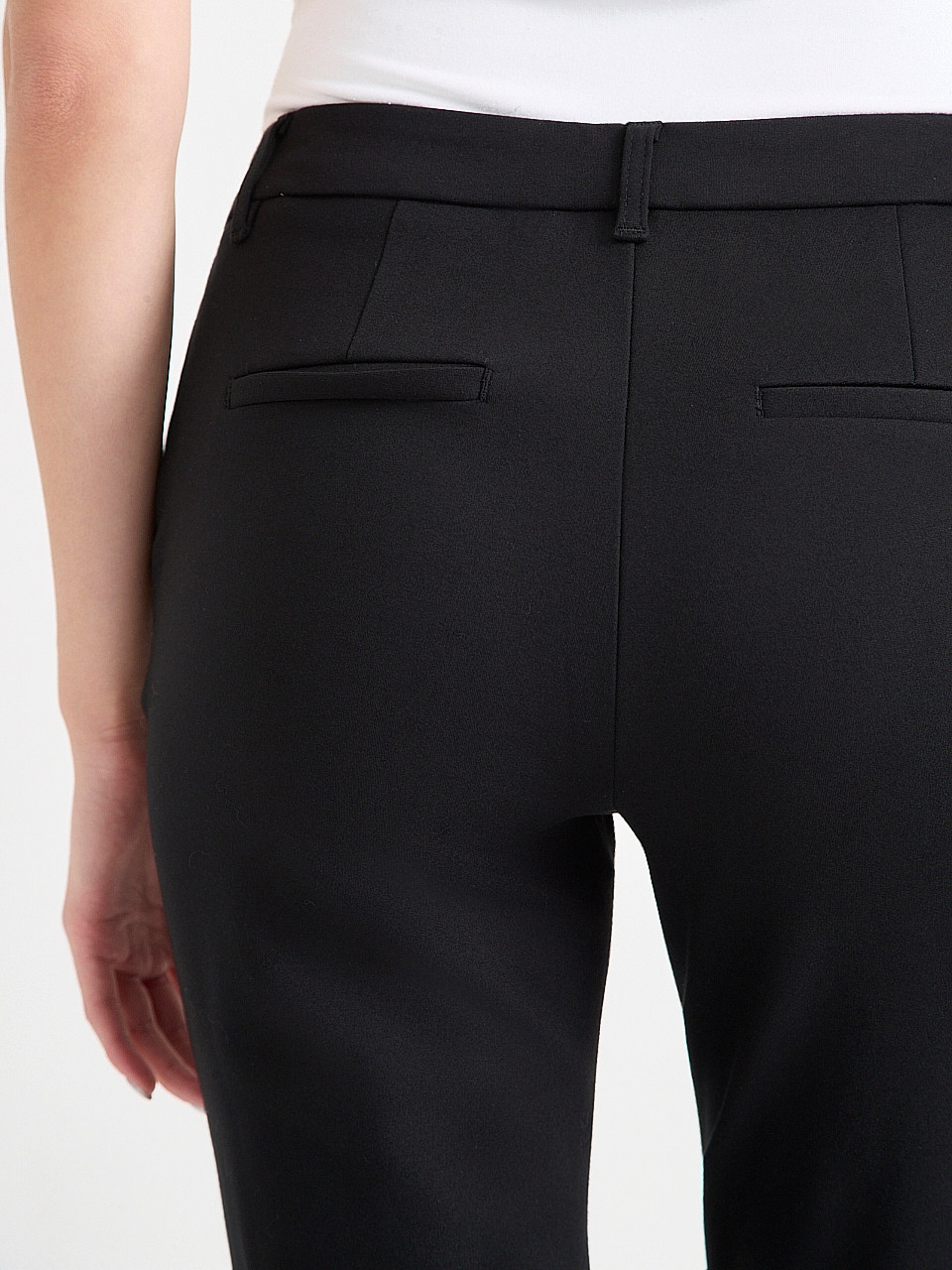 Mid-Rise Slim Ankle Pant