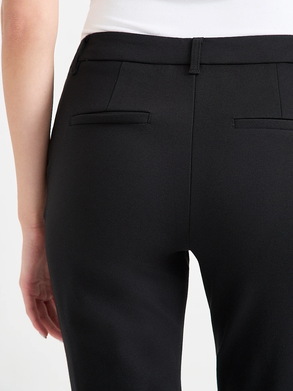 Mid-Rise Slim Ankle Pant