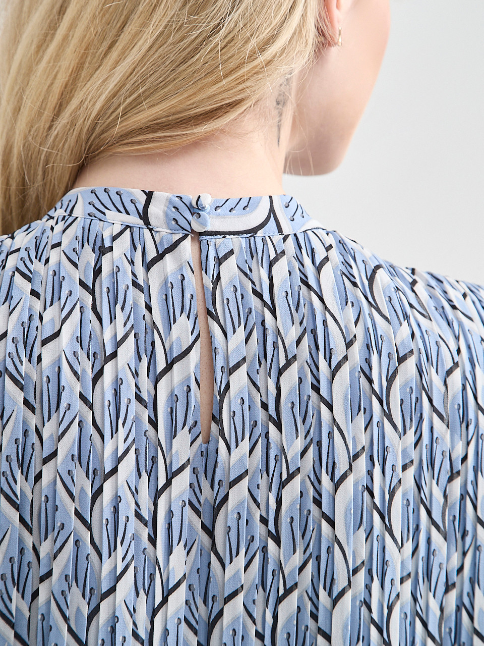 Flutter Sleeve Pleated Blouse