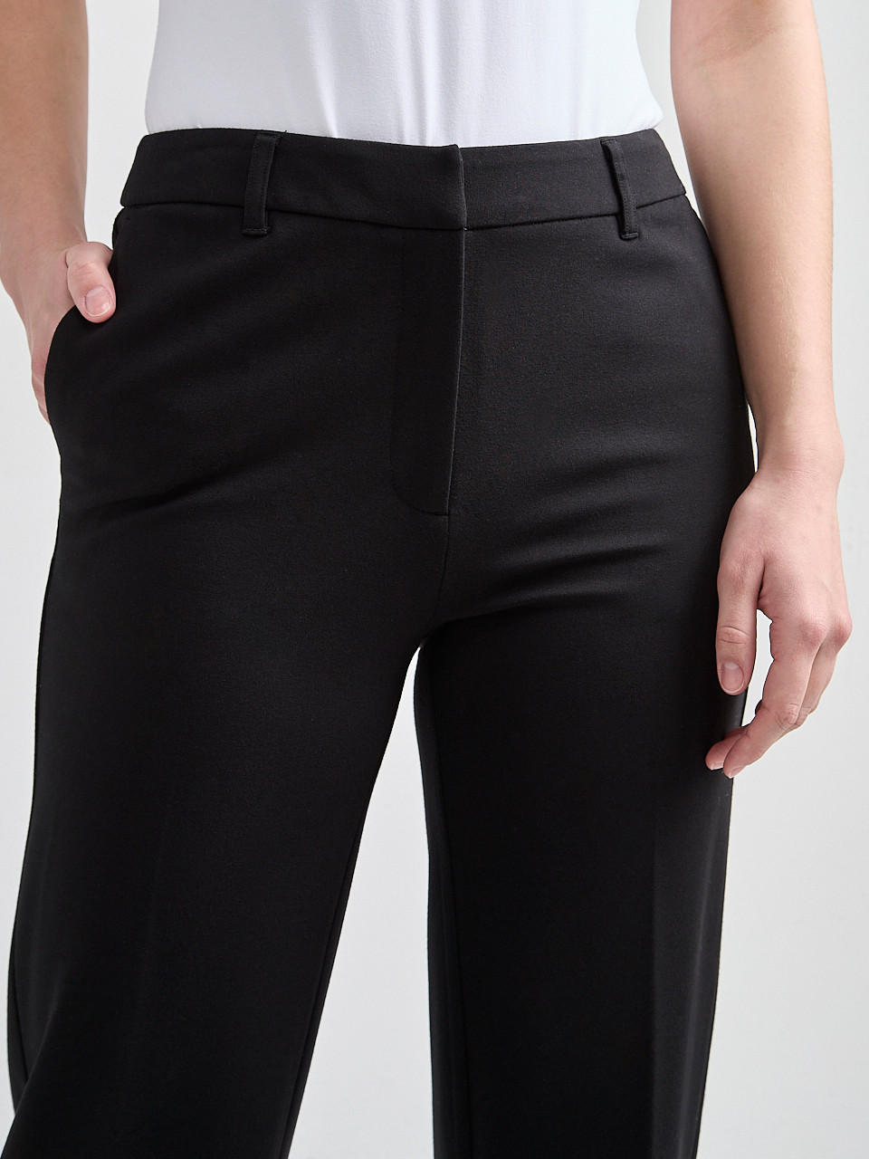 Mid Rise Ponte Straight Pant in Black