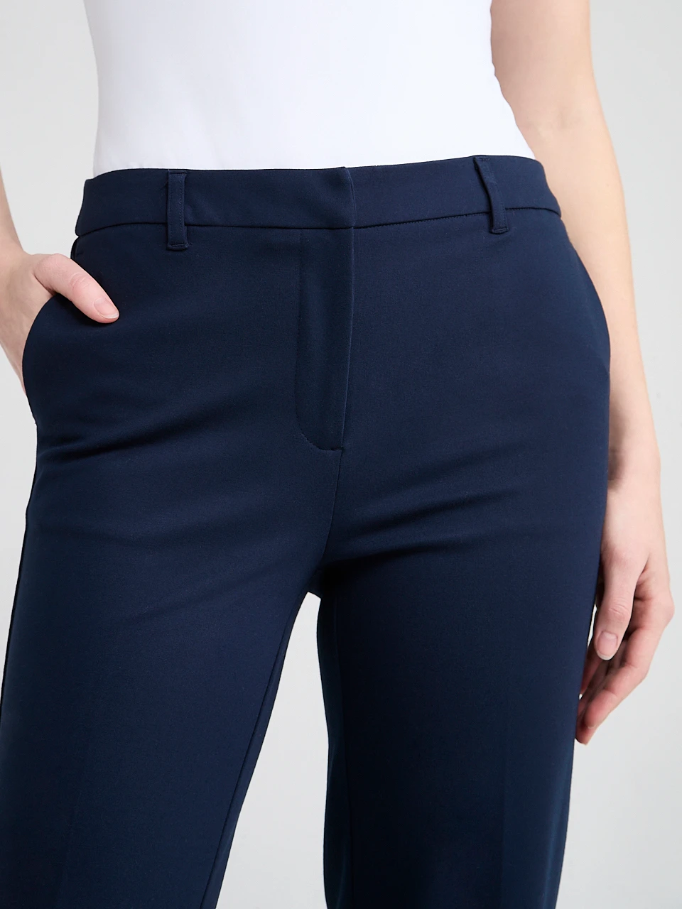 Mid Rise Ponte Straight Pant in Navy