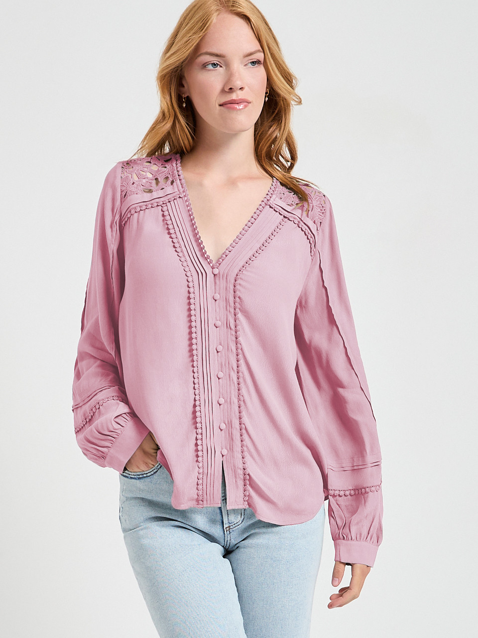 Long Sleeve Lace Trim Blouse in Lilas