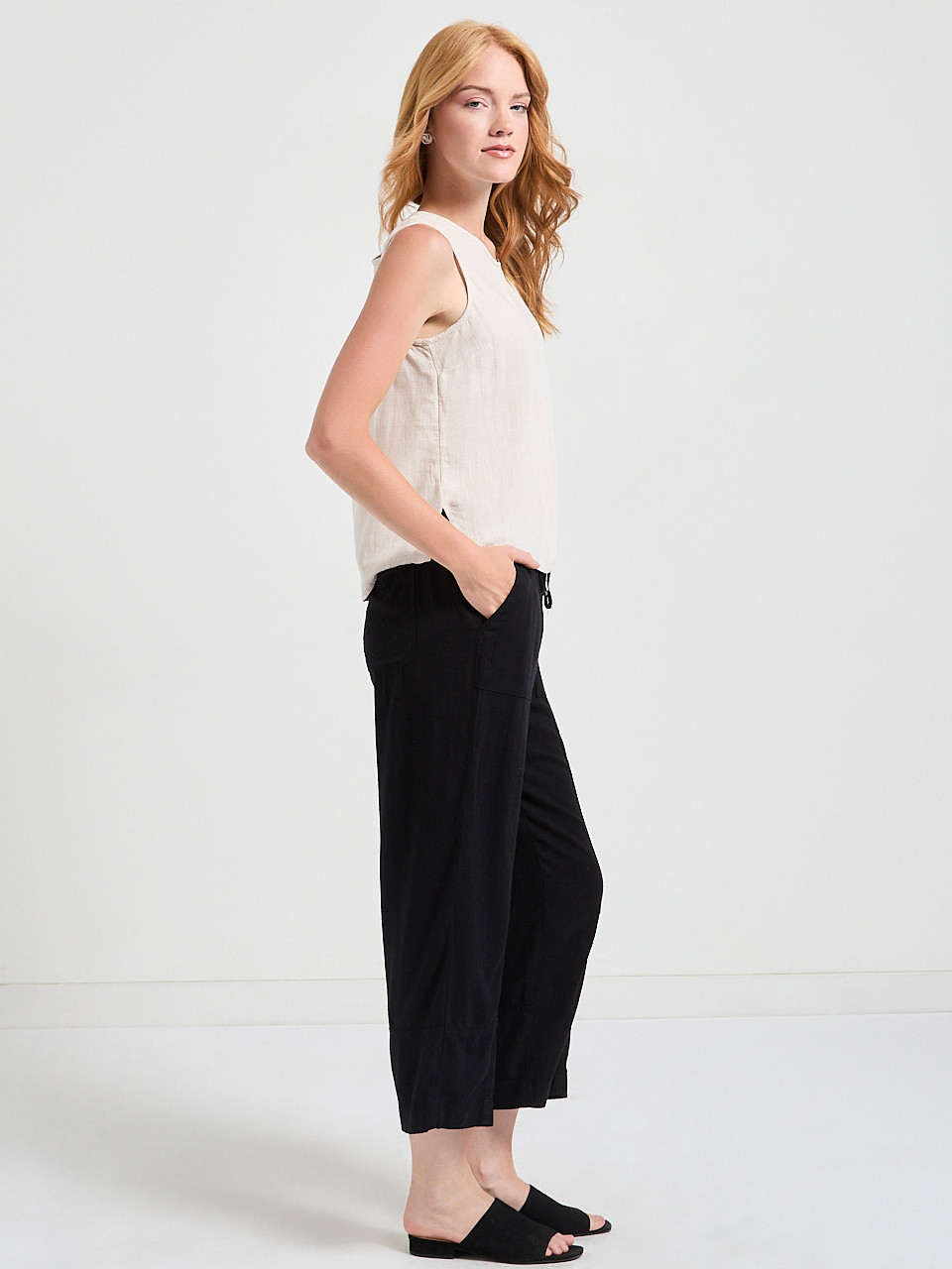 Sleeveless Linen Shell Blouse in Pumice Stone