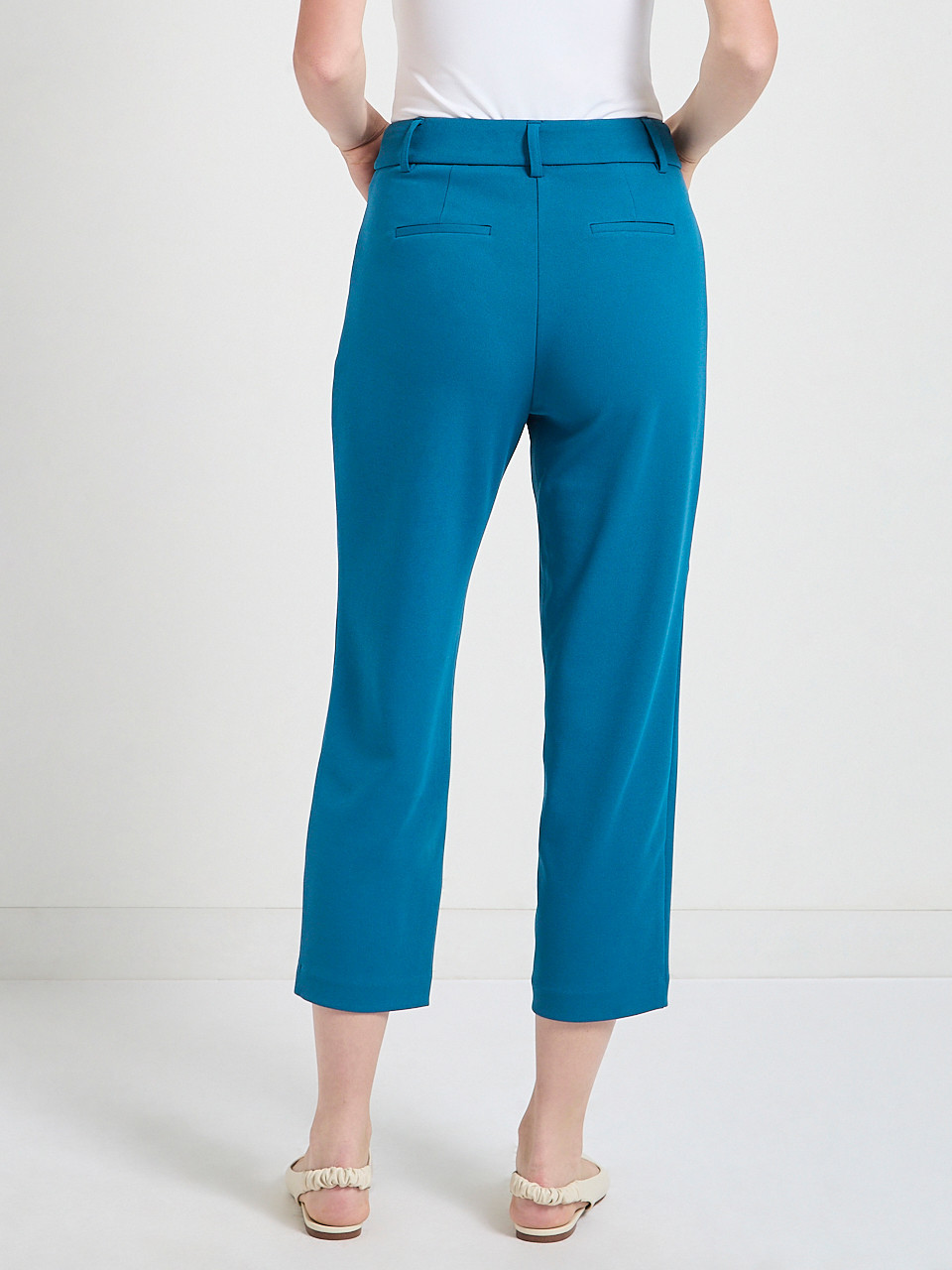 Spencer Straight Cropped Pant in Doeskin