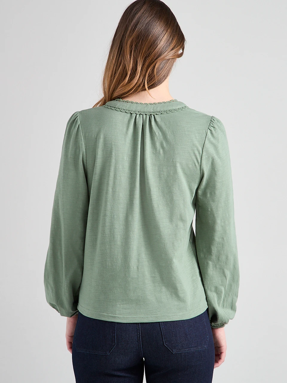 Long Sleeve V-Neck T-Shirt in Sage