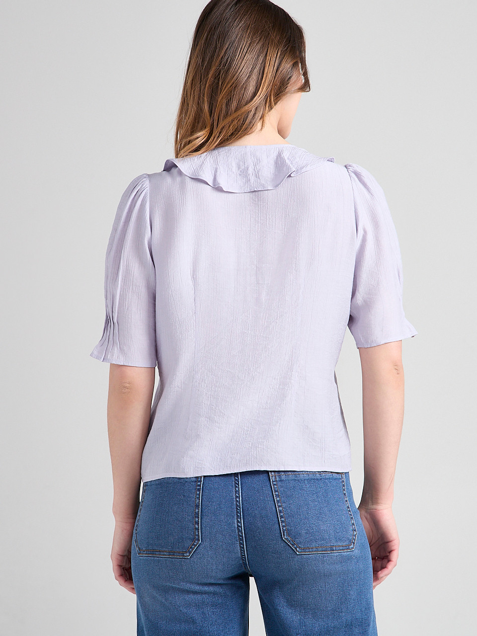 Short Puff Sleeve Ruffled Blouse in Lilac