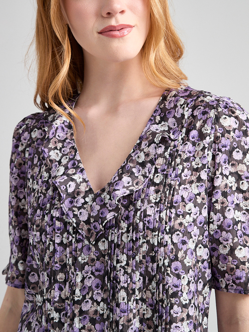 Short Puff Sleeve Ruffled Blouse in Purple Ditsy