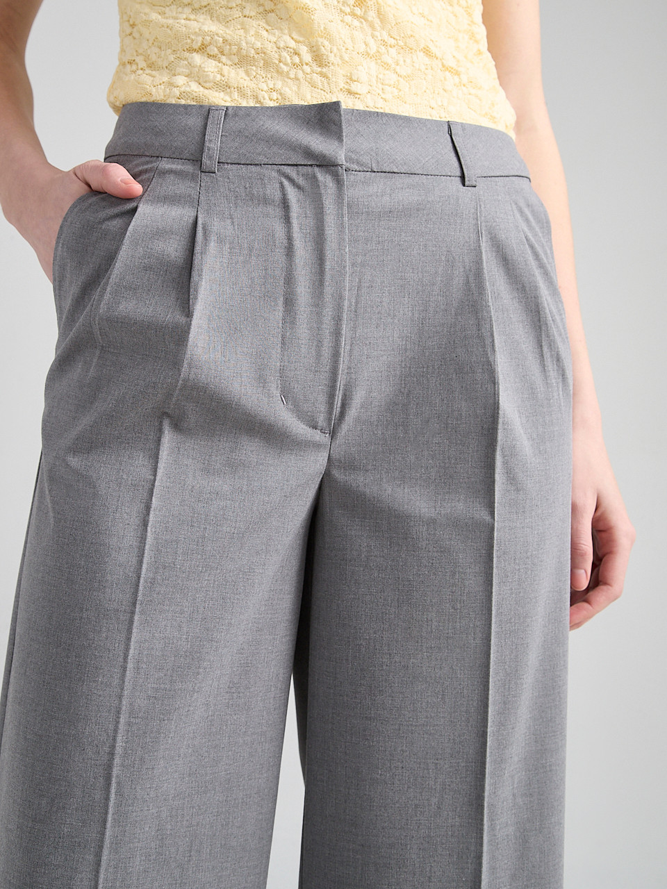 Super High Rise Pleated Wide Pant Grey Crosshatch