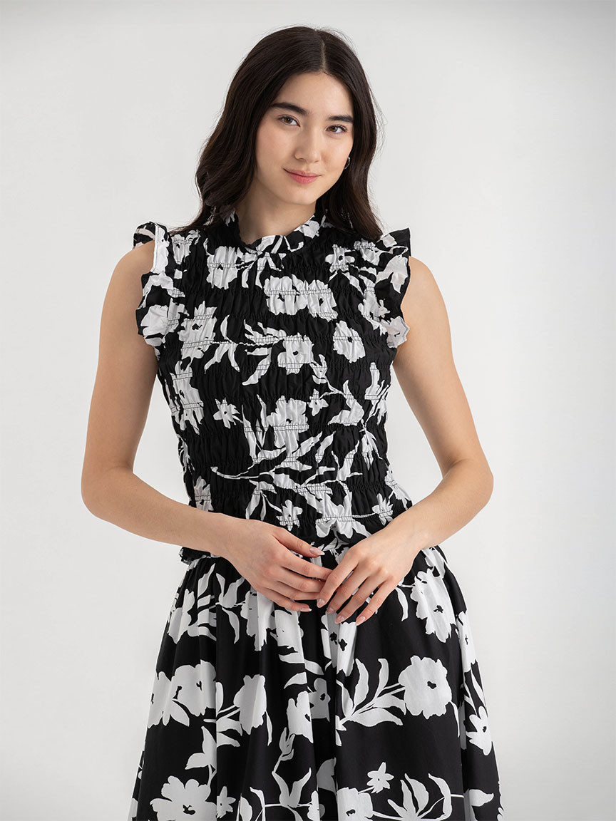 Sleeveless Poplin Smocked Top in Black and White Floral