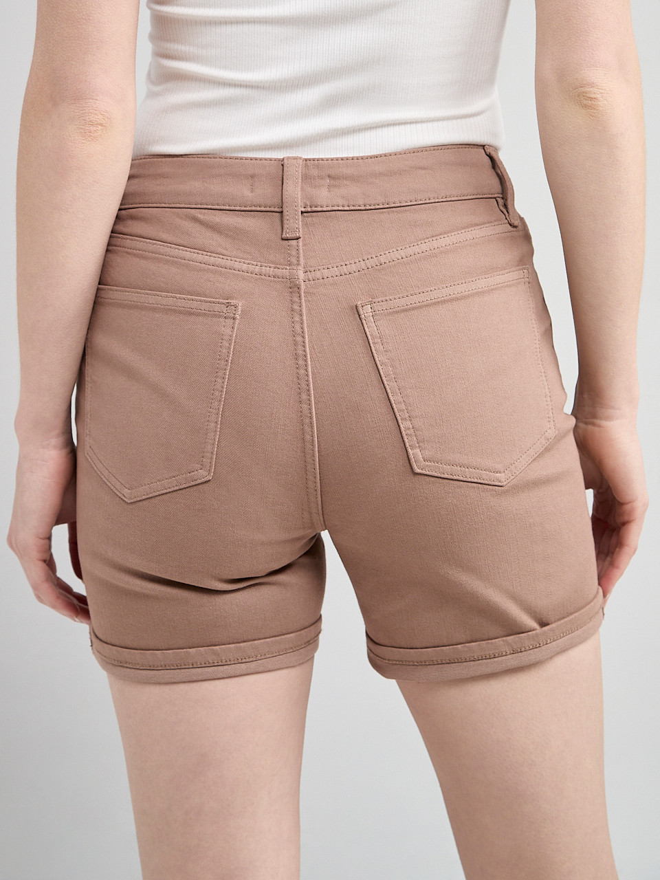Girlfriend Jean Short in Cocoa