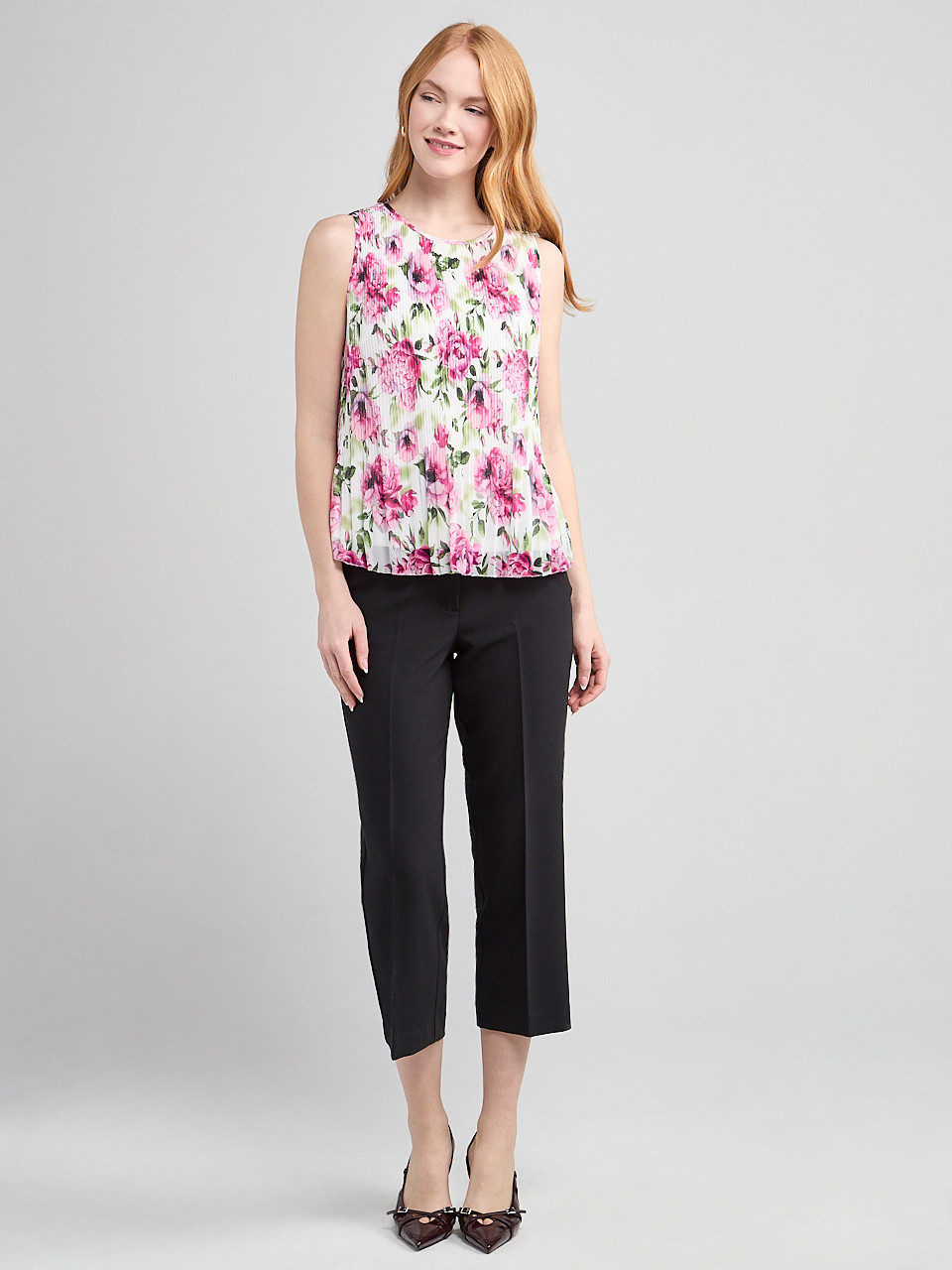 Sleeveless Pleated Top Roses
