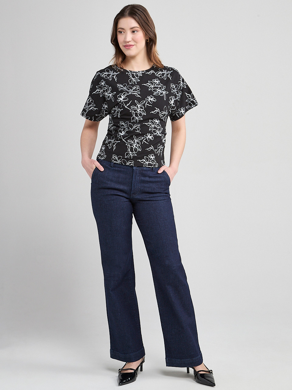 T-Shirt With Side Shirring Line Floral