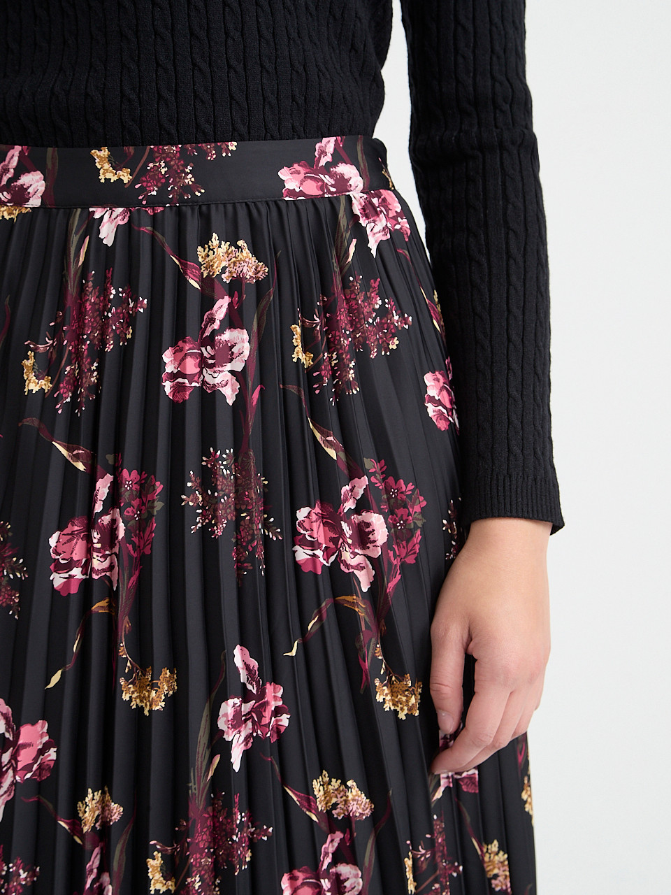Pleated Satin Midi Skirt Black Dot