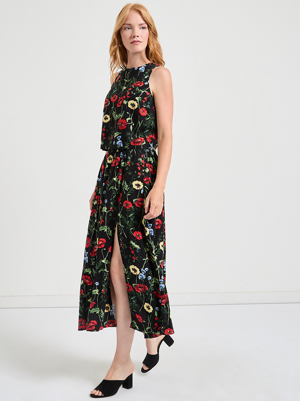 Fitted Sleeveless Linen Blend Top Wavy Print