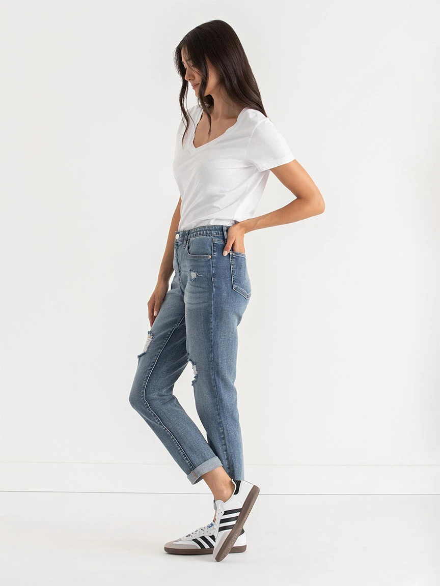 Gigi Girlfriend Jeans in Sky Blue