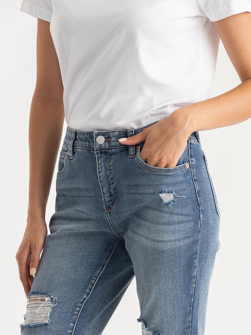 Gigi Girlfriend Jeans in Sky Blue