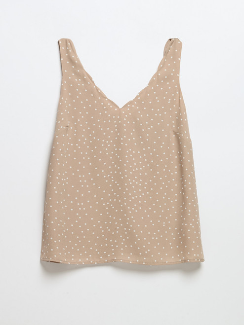 Sleeveless V-Neck Scallop Tank Blouse