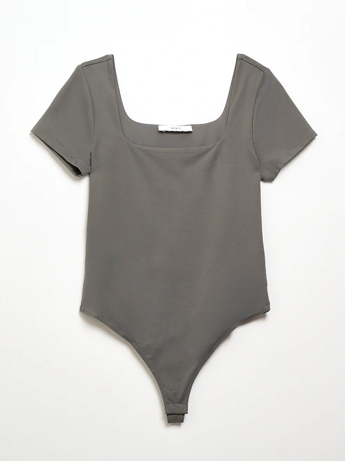 Short Sleeve Square Neck Bodysuit in Mid Grey