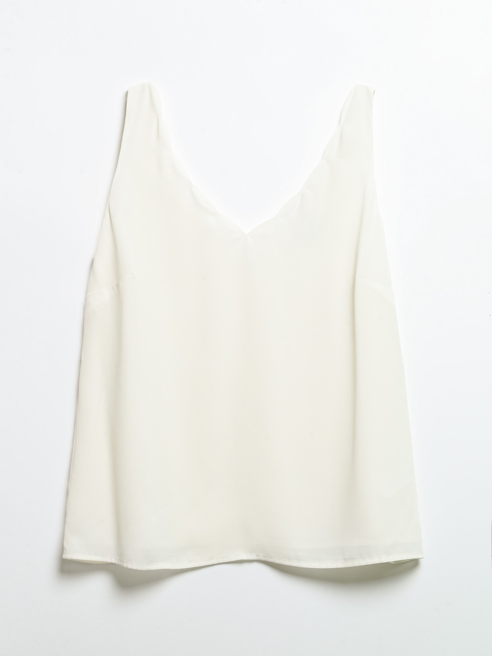 Sleeveless V-Neck Scallop Tank Blouse