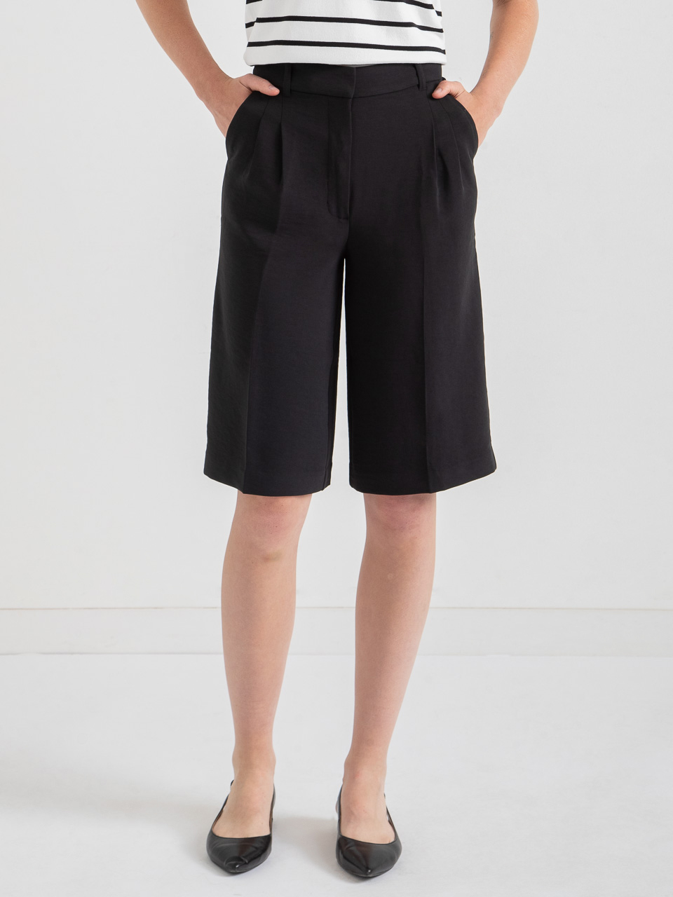 Maxwell Pleated Walking Short | Ricki's