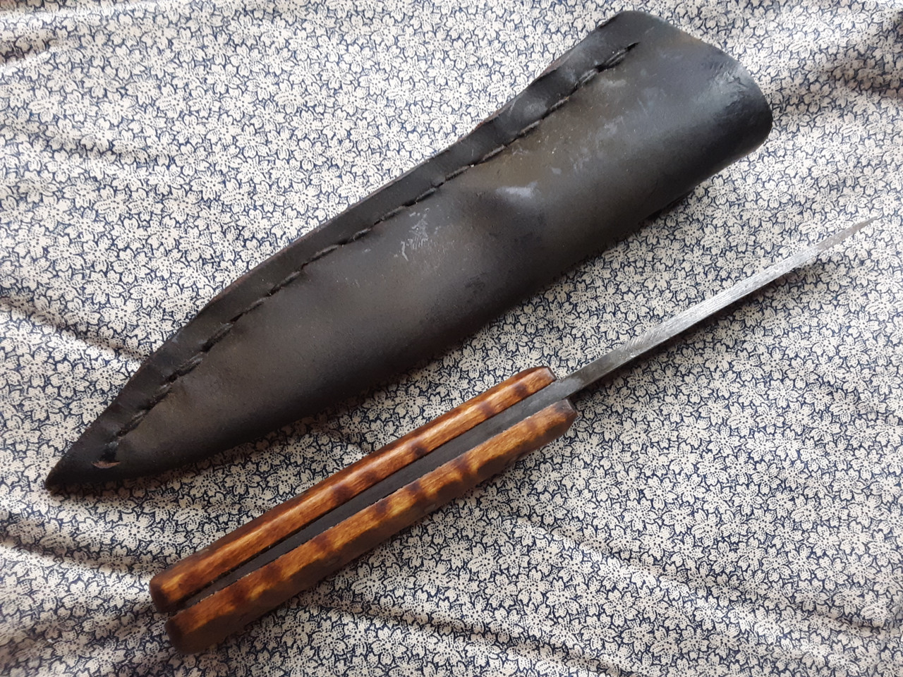 English patch knife with curly maple handle